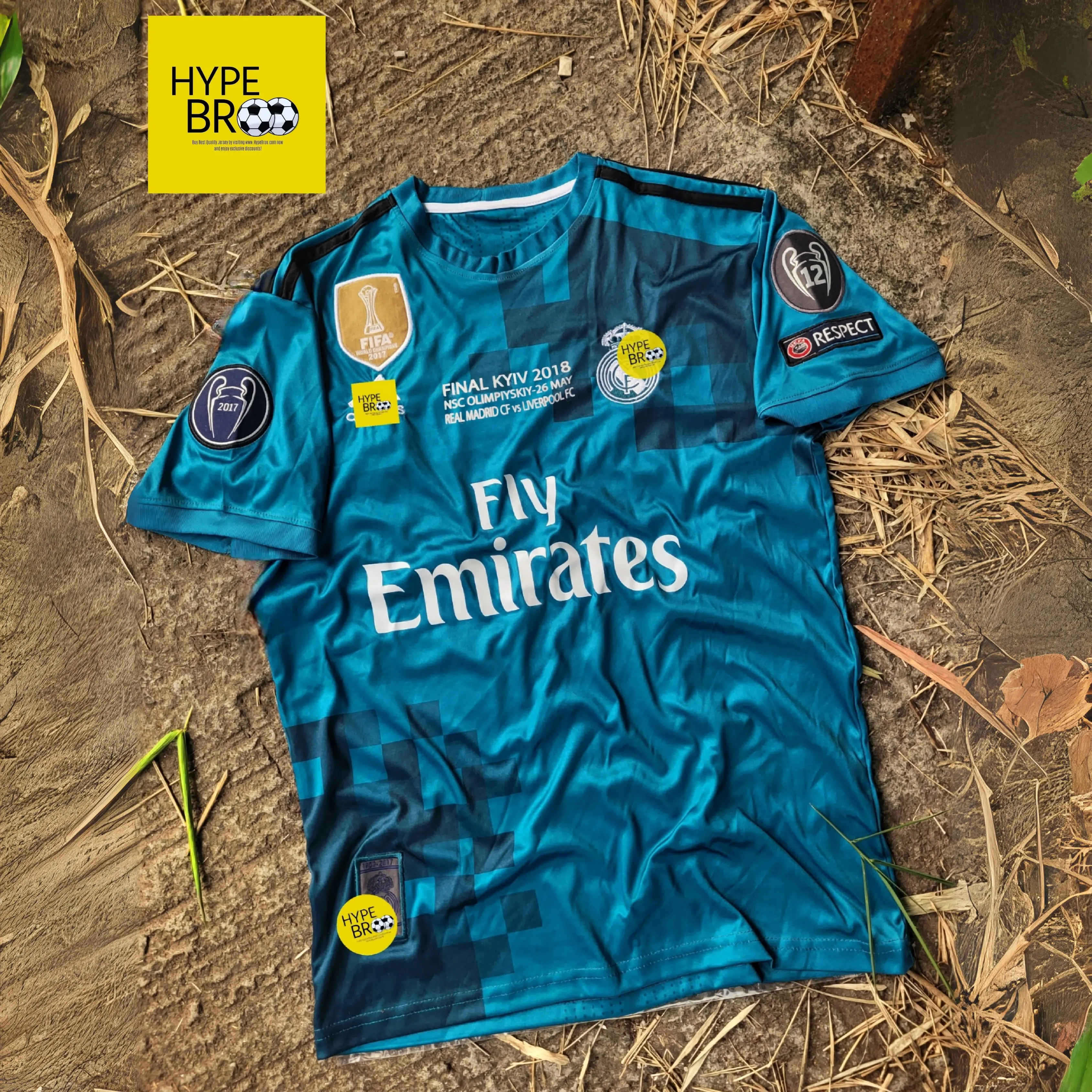 Real Madrid 2017-18 third jersey front view half sleeve