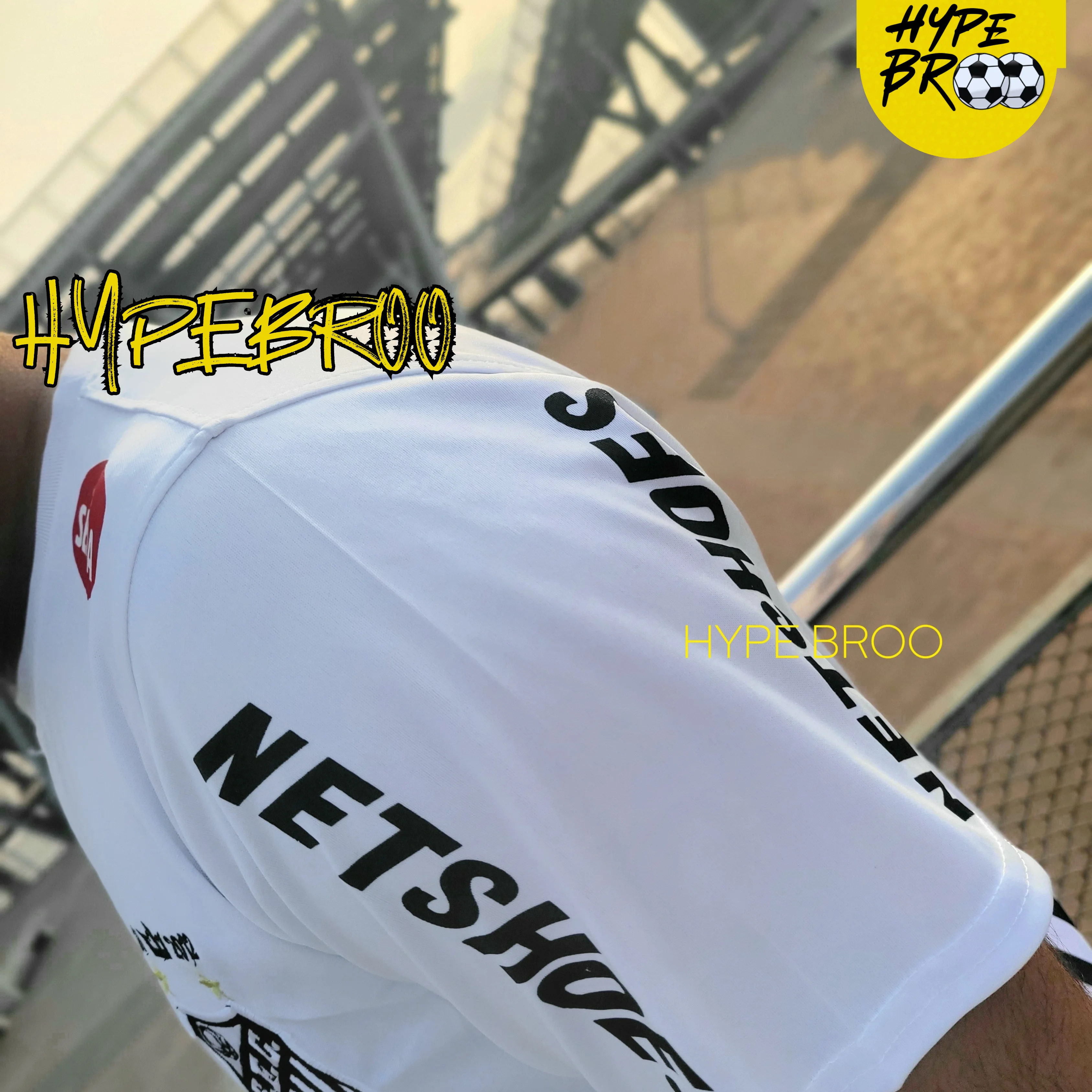 Santos 2012/13 Home Retro Kit Sleeve Side Detail